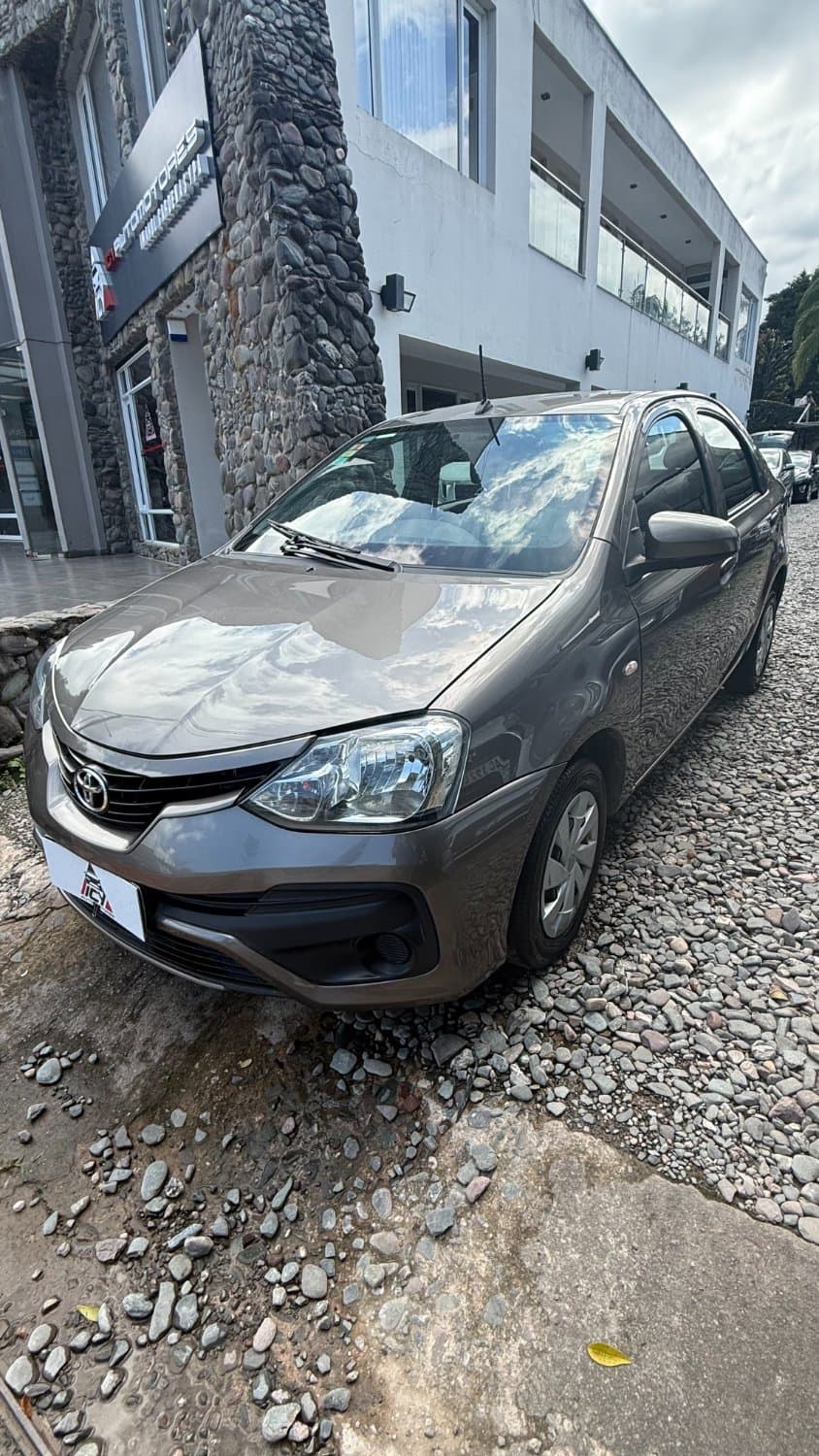 Toyota Etios XS