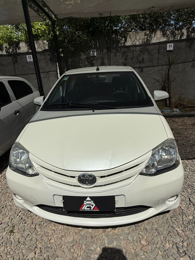 Toyota ETIOS XS 5P MT