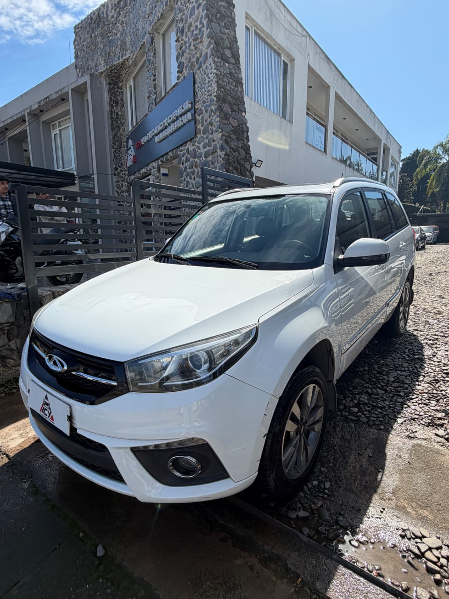 CHERY TIGGO 3 LUXURY CVT L/17 — foto 1