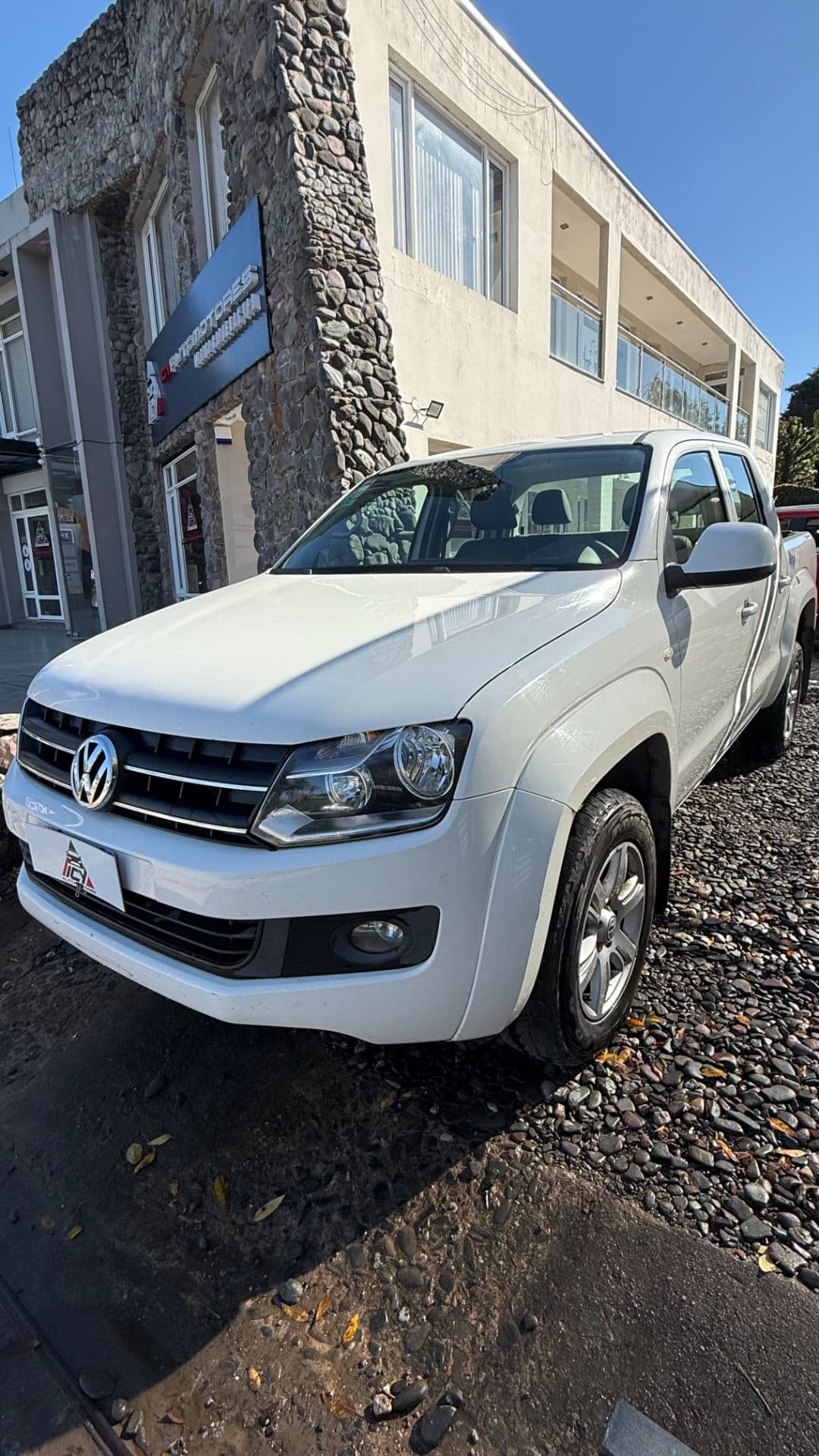 Volkswagen AMAROK TRENDLINE 4X2 2.0L TDI 180CV — foto 1