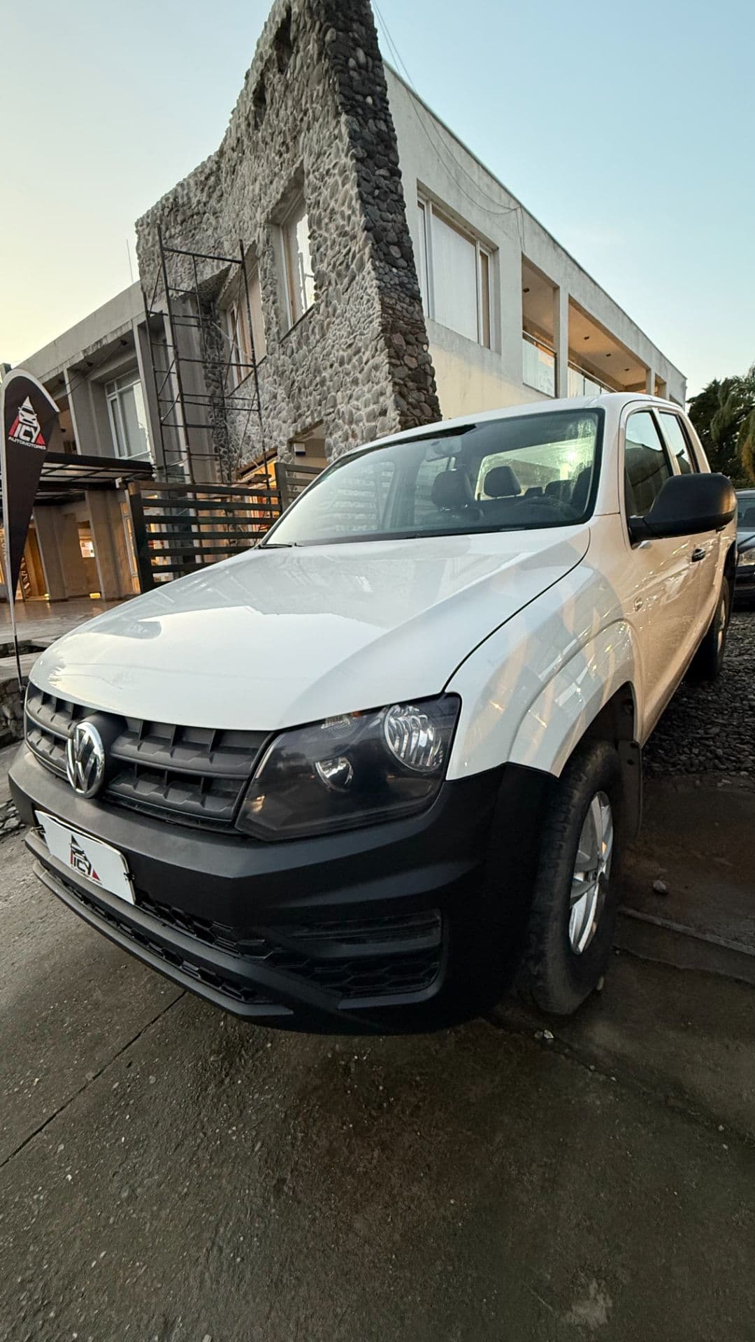 volkswagen amarok COMFORTLINE 180hp — foto 1
