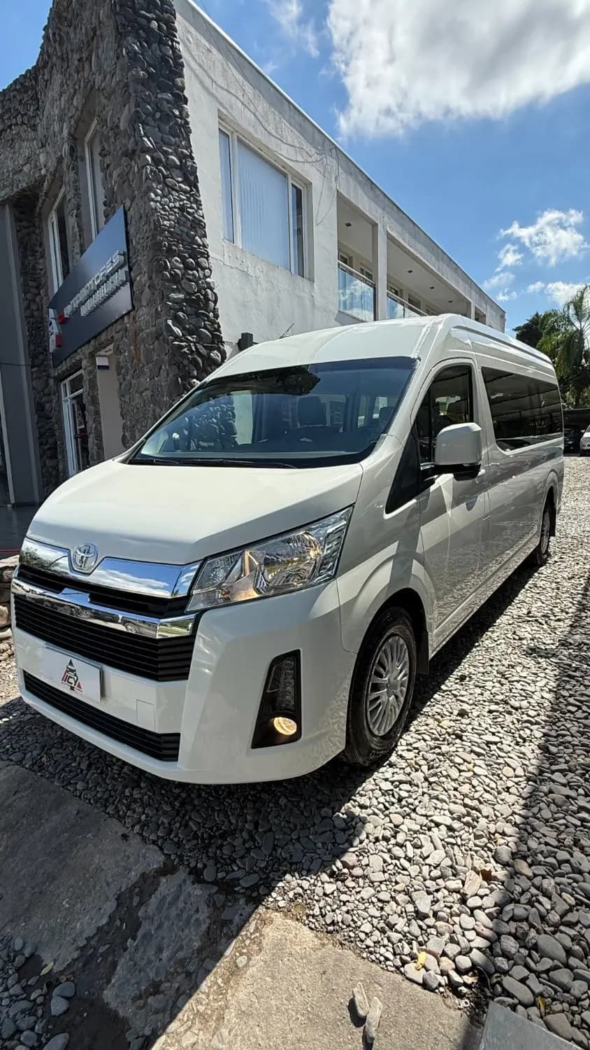 Toyota HIACE CONMUTER AT6 14 AS — foto 1